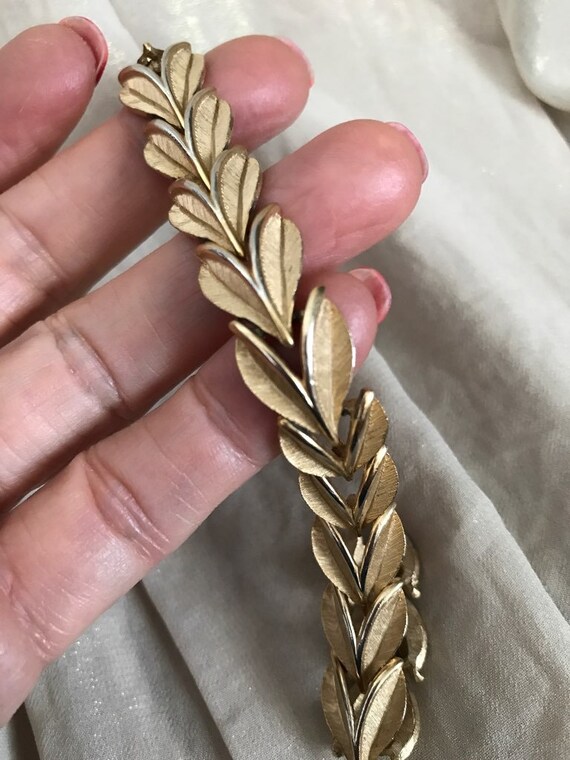 Vintage Trifari Bracelet  Brushed Gold Tone