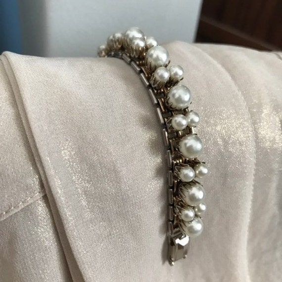 Vintage Faux Pearl Bracelet - image 9