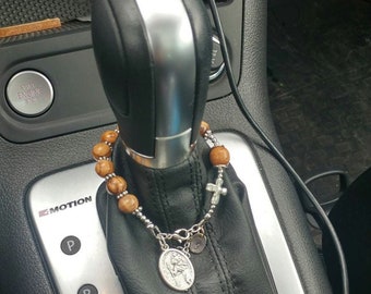 Rosario protector del coche. Pulsera rosario.