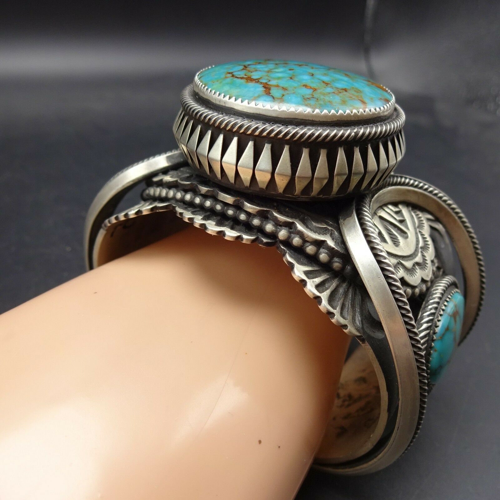 【公式サイト】正規ブランド品通販 Leander Tahe NAVAJO 重厚なハンドスタンプ スターリング シルバー
