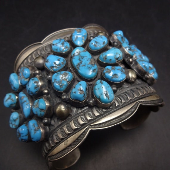 Rare Vintage Native American Navajo Kingman Turquoise Cluster Sterling Silver Huge Bracelet Rare Vintage Native American Navajo Kingman Turquoise Cluster Sterling Silver Huge Bracelet