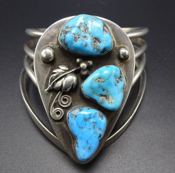 Rare Turquoise Vintage Native American Navajo Sterling Silver Leaf Bracelet Rare Turquoise Vintage Native American Navajo Sterling Silver Leaf Bracelet