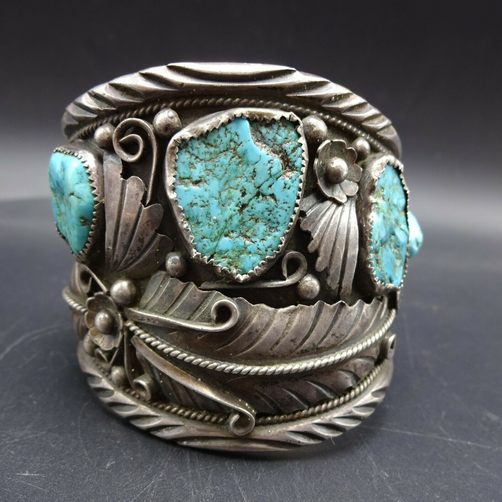 Colossal Natural Easter Blue Turquoise Vintage Native American Navajo Sterling Silver Ring Old Colossal Natural Easter Blue Turquoise Vintage Native American Navajo Sterling Silver Ring Old
