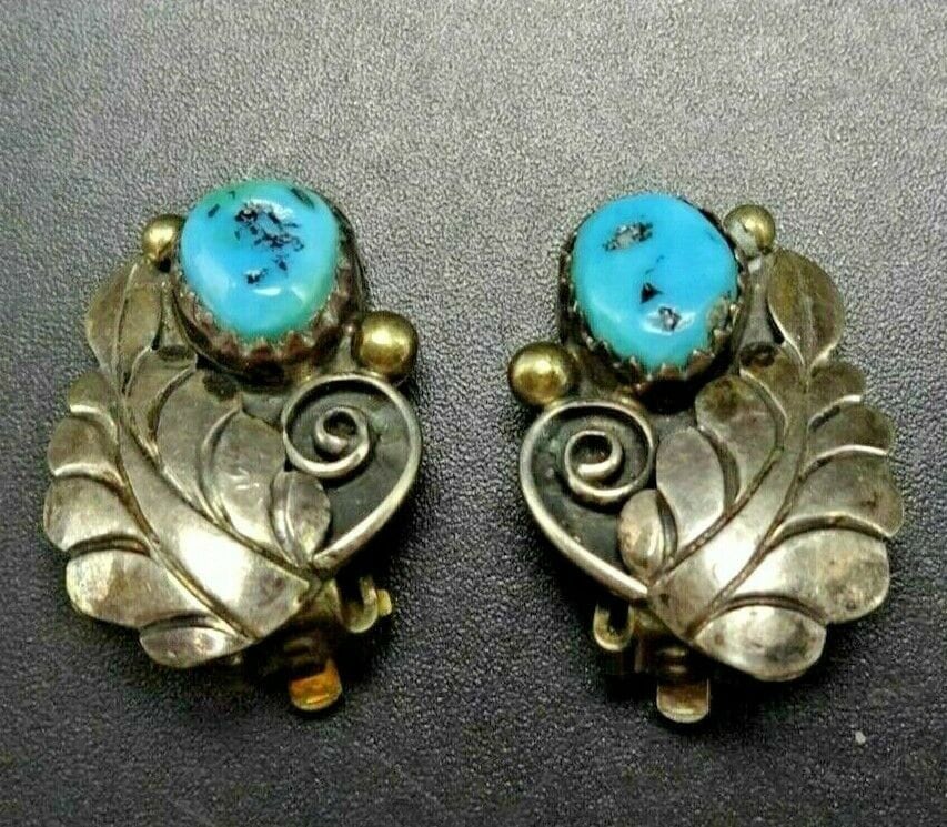 Anciennes Boucles D'Oreilles Clip - Miniature Peinte Signée FL - Argent Et Turquoises - Diamètre 22 Mm