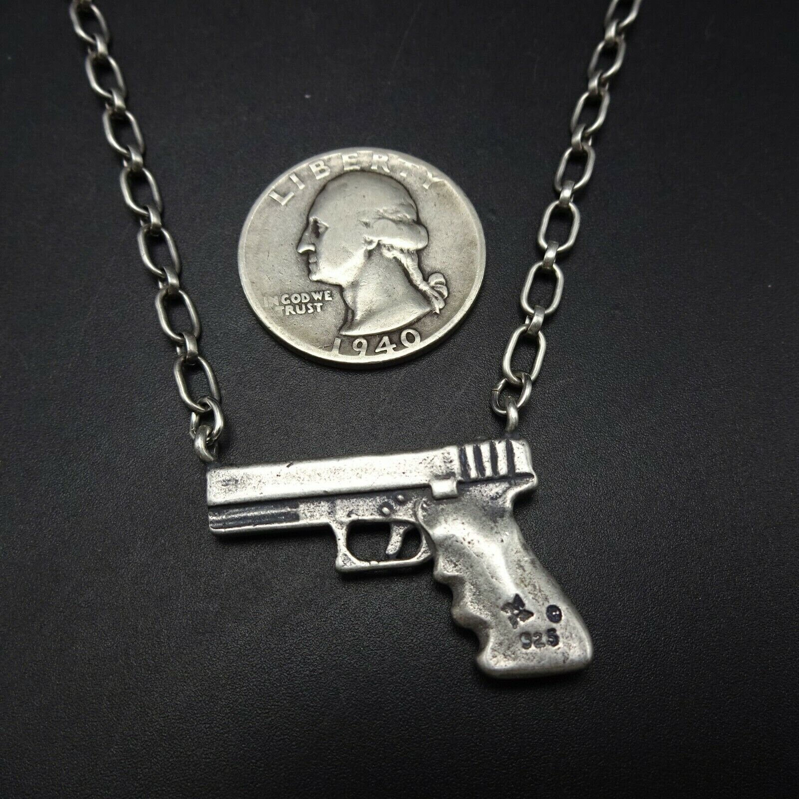 オゾンロックス　スターリングシルバー　ネックレス　ペンダント　拳銃　ピストル K-SMITH スカル & 銃 ホワイトジルコニア ブラックVer