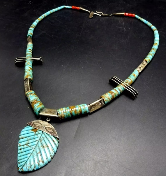 Native American Rare Vintage Santo Domingo Emerald Valley Turquoise Sterling Silver Necklace Native American Rare Vintage Santo Domingo Emerald Valley Turquoise Sterling Silver Necklace