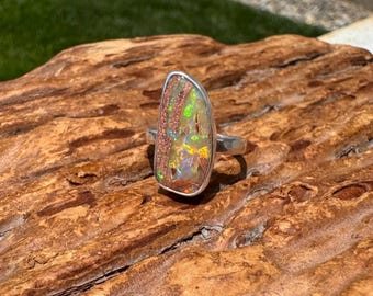Unglaublicher Regenbogen Flash Opal Ring - Größe 7