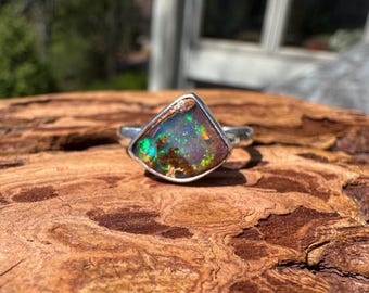 Lovely Flashy Window Pipe Opal Ring - Size 7.75