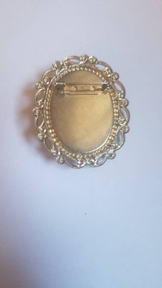 Vintage 'Cameos Factory Naples' Gift Boxed Brooch. Brown, Tan Cabachon