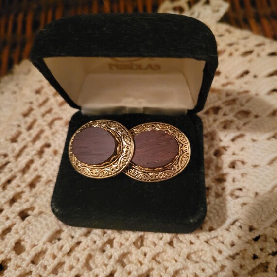 Vintage 1960s Nikolas Designer Cufflinks Never Worn in New Old Stock Jewelry Box. Beautiful Gold Embossing with Polished Dark Wood Cabachons