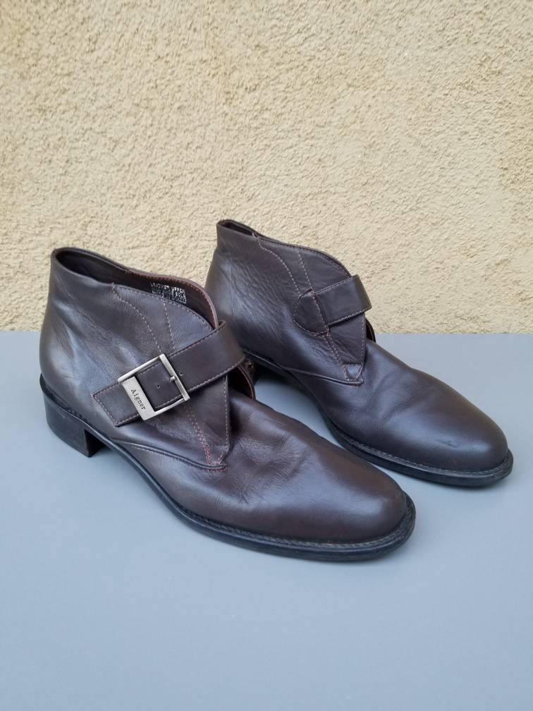 Dark Brown Vintage Etienne Aigner Leather Fall Booties, Ankle Boots. Women's Size 6 1/2M 6.5