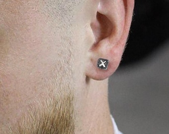 Boucles d’oreilles de goujon d’argent X pour des hommes et des femmes. Boucles d’oreilles unisexes géométriques contemporaines, cadeau pour lui, argent noirci