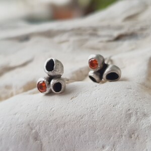 Organic form studs in oxidized silver with orange cubic zirconia. Gift for her image 9