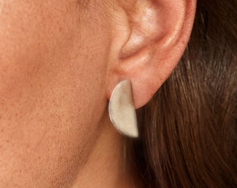 Dainty half circle earrings, Half moon earrings, Minimalist semi-circle studs in sterling silver, Geometric earrings. Gift for her under 30.
