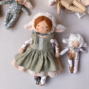 Apron - Video tutorial + Sewing pattern PDF - Doll clothes pattern - Waldorf doll clothes - DIY - Handmade