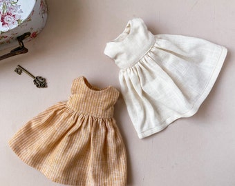 Tutorial em vídeo de vestido de boneca + molde de costura em PDF - Roupas de boneca Waldorf