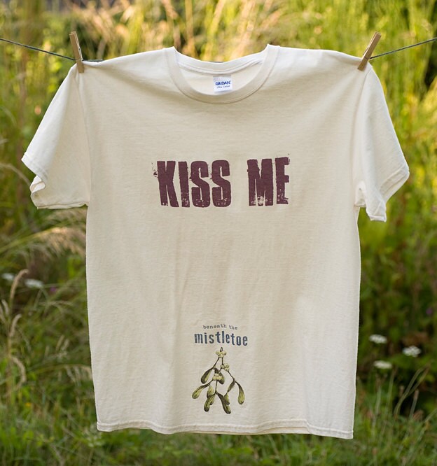 Image of Mens T Shirt - Kiss Me Funny Humorous Mistletoe Xmas Christmas