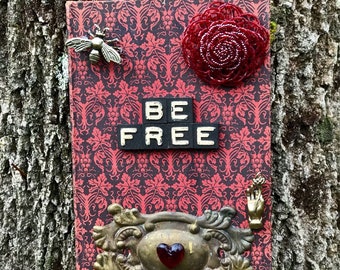 Be Free Book Ensamblaje Arte reciclado de técnicas mixtas