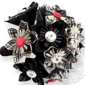 Bouquet di carta origami Kusudama bianco e nero e rosso