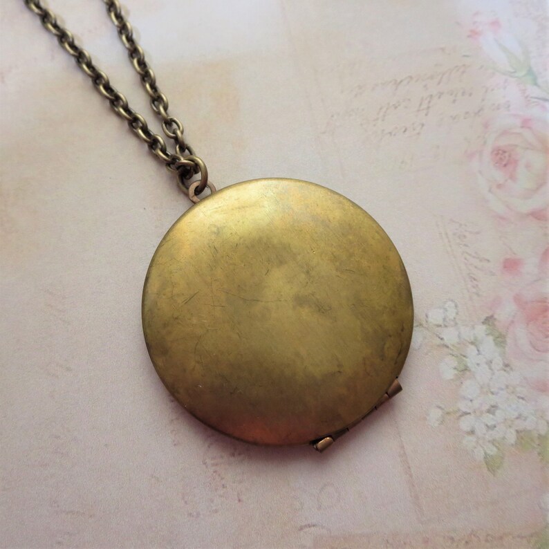 Vintage Locket Round Locket Photo Locket Jewelry Gift Etsy
