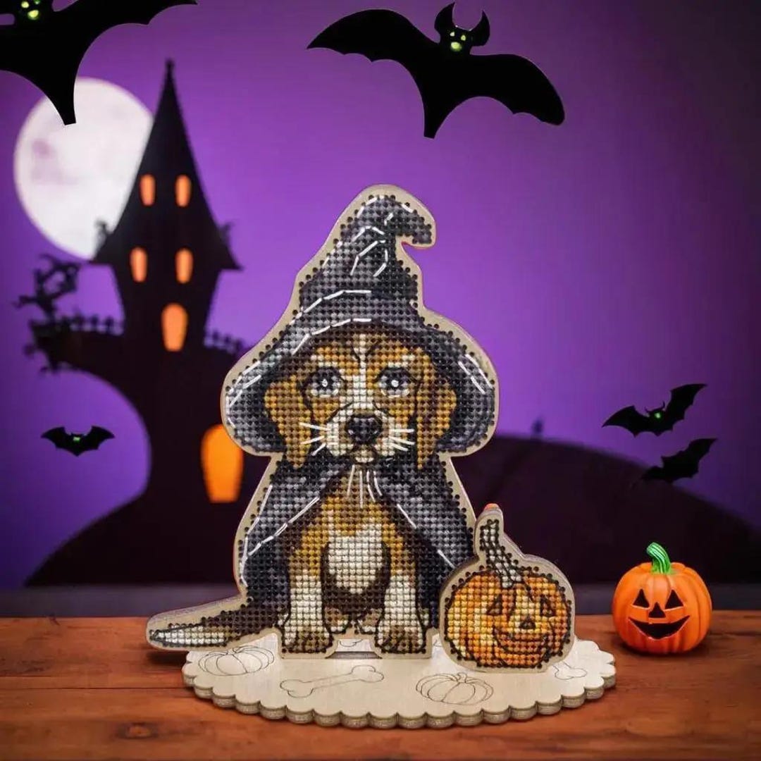 ワンダーランドクラフツのハロウィンビーグル。合板ベースのハロウィン