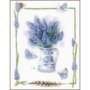 Blaue Trauben von Lanarte Designerin Marjolein Schumann Kreuzstichpackung