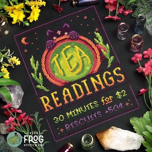 Exclusivité Needlework Marketplace ! Lectures de thé pour deux dollars par Fine Frog Stitching 2024 Motif imprimé point de croix compté