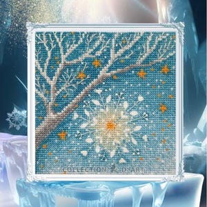 Pu&ograve; includere: Uno schema di ricamo a punto croce che presenta una scena invernale con un ramo di albero bianco con stelle arancioni e un grande fiocco di neve bianco su uno sfondo blu. Lo schema &egrave; incorniciato in una cornice bianca con il testo "COLLECTION D'ART" in basso.