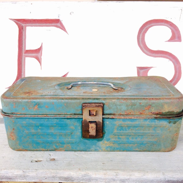 Vintage teal rusty crusty small toolbox barn find garage farmhouse
