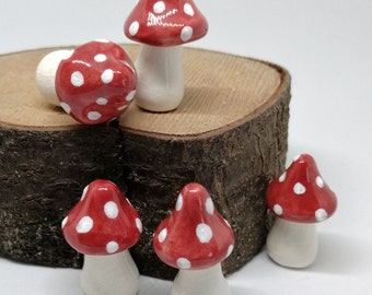 Toadstools, 5 ceramic.