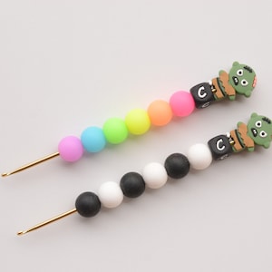 Zombie Rainbow Neon Rainbow Glow in the Dark Crochet Hook / Crochet Hook / Silicone Bead Crochet Hook