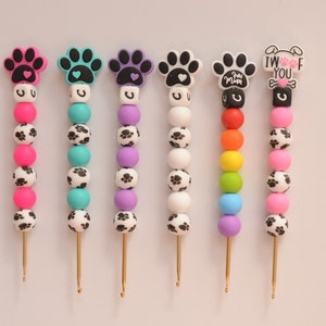 Paw Print Crochet Hook / Neon Rainbow Glow in the Dark Crochet Hook / Crochet Hook / Silicone Bead Crochet Hook