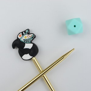 Knit Stoppers Set / Sandworm and One Random Hexagon Bead