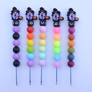 Purple Gnome Witch Crochet Hook / Halloween Crochet Hook / Neon Rainbow Crochet Hook / Crochet Hook / Silicone Bead Crochet Hook