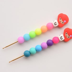 Mermaid Princess Rainbow Neon Rainbow Glow in the Dark Crochet Hook / Crochet Hook / Silicone Bead Crochet Hook