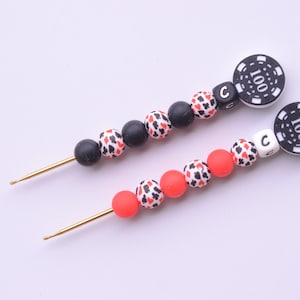 Poker Chip Crochet Hook / Crochet Hook / Silicone Bead Crochet Hook