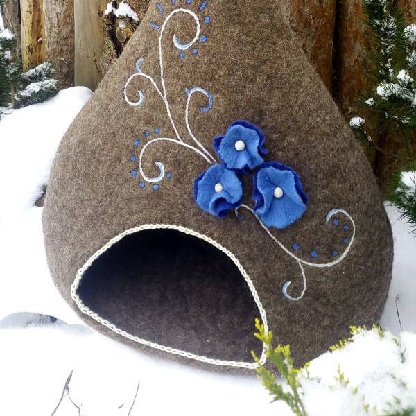 Wool Cat cave, Cat vessel, woolen Cat Bed, Warm pet house, hand made cat home