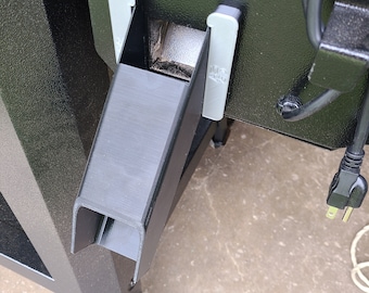 Magnetic Pellet slide for emptying pellet grill hoppers--Pitboss series