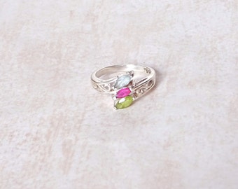 Triple Stone Ring. Sterling silver ring with three rose-cut glass stones. Vintage ring. Marquis-cut ring in filigree setting.