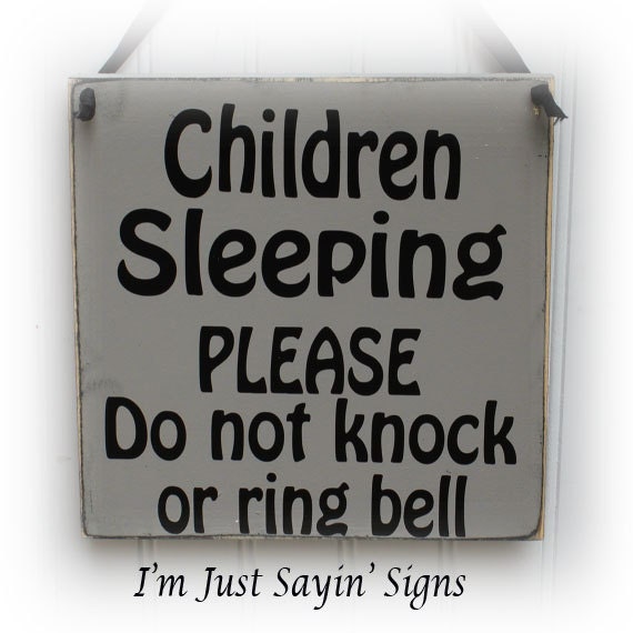 Shhh. Baby Sleeping Hanging Sign Plaque, Do Not Knock Or Ring The Bell,  Round Rustic Wooden Door Hanger for Baby Room, Nursery, Kindergarten,  Bedroom, Door Knob Door Bell Decor : Amazon.in: Baby