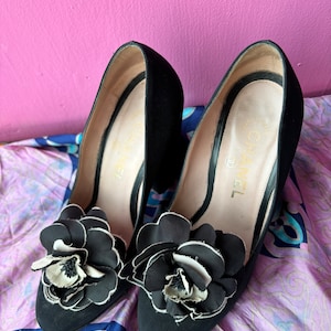 Vintage Authentic Chanel Pump Size 7