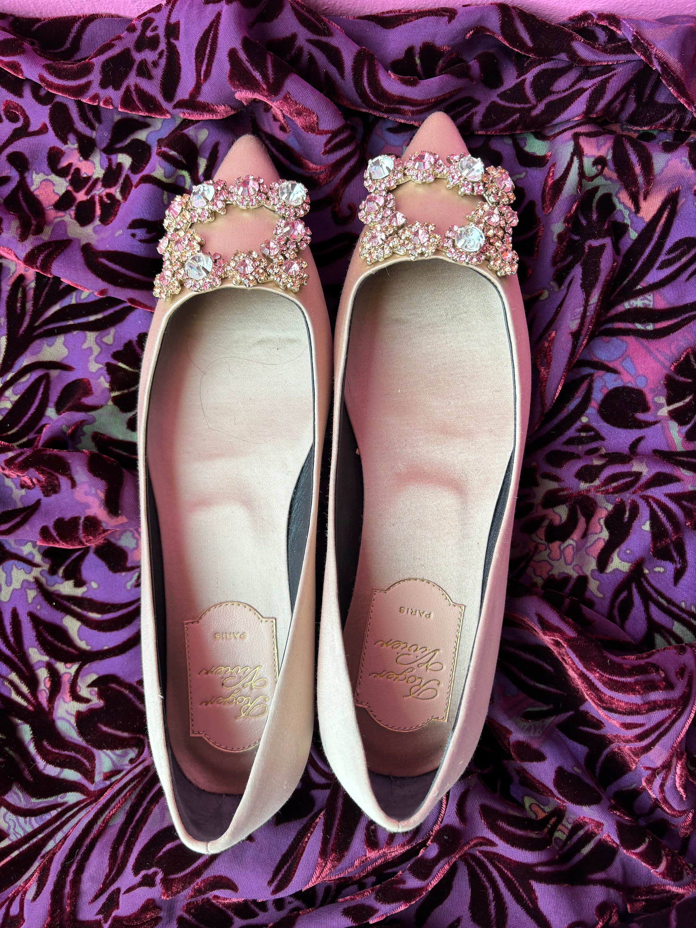Authentic Roger Vivier Flats / Roger Vivier Flower Blush Pink