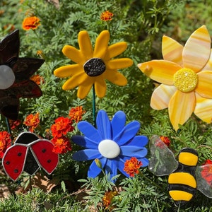 Stained Glass Flower Garden Stakes, Fused Glass Garden Stakes, Garden Art, Stain Glass, Fuse Glass