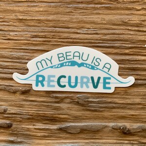 My Beau es una pegatina azul recurva - Vinilo, resistente a la intemperie y apto para lavavajillas