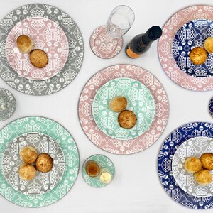 Melamine round placemat Jubilee crown orb pattern image 4