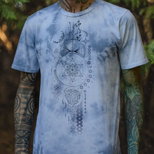 Camiseta teñida a mano con mapa del Atlas, camiseta con la flor de la vida, camiseta con geometría sagrada, camiseta con Buda, camiseta con la naturaleza, camiseta teñida a mano, camiseta espiritual, camiseta de yoga
