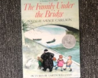 First Scholastic Printing 1990 A Newberry Honor Book The Family Under the Bridge Natalie Savage Carson by Garth Williams, Family Under