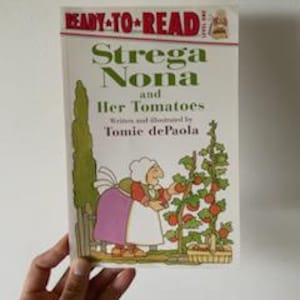 Ready to Read Level 1 Strega Nona and Her Tomatoes by Tomie dePaola, Strega Nona and her Tomatoes by Tomie dePaola Book, Level 1 Readers