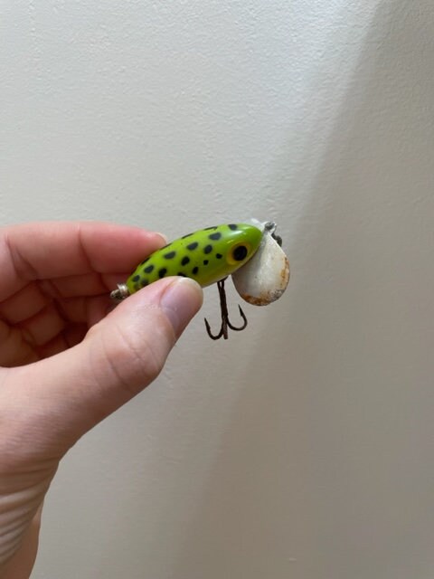 antique fishing lures frogs Vintage Pflueger Fisherman Repainted Conrad Frog Lure For Sale this frog is also specially weighted for bullet Vintage Creek Chub Dingbat Frog