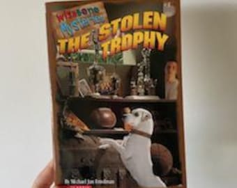 First Scholastic Printing 1999 Wishbone Mysteries The Stolen Trophy by Michael Jan Friedman, Wishbone 1990s, Wishbone Book, Wishbone TV Book